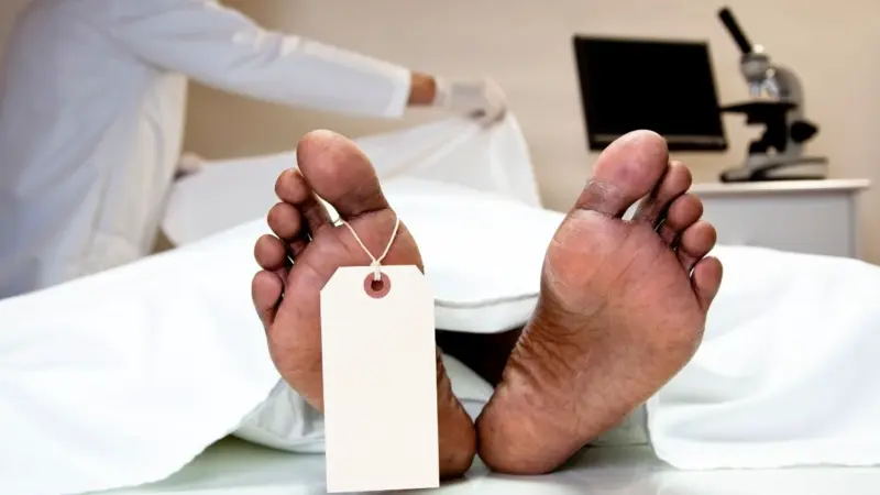 বালুরঘাটে রণক্ষেত্র! নেশামুক্তি কেন্দ্রে যুবককে পিটিয়ে খুনের অভিযোগ, জনতা-পুলিশ খণ্ডযুদ্ধ