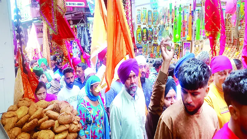 दियोटसिद्ध में सुपर संडे...बाबा जी के दीदार को पहुंचे 60 हजार - Divya Himachal