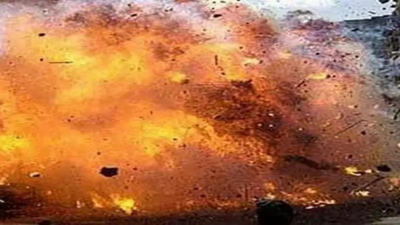 चीनमधील फटाक्यांच्या कारखान्यात झालेल्या प्रचंड स्फोटात २१ जणांचा मृत्यू