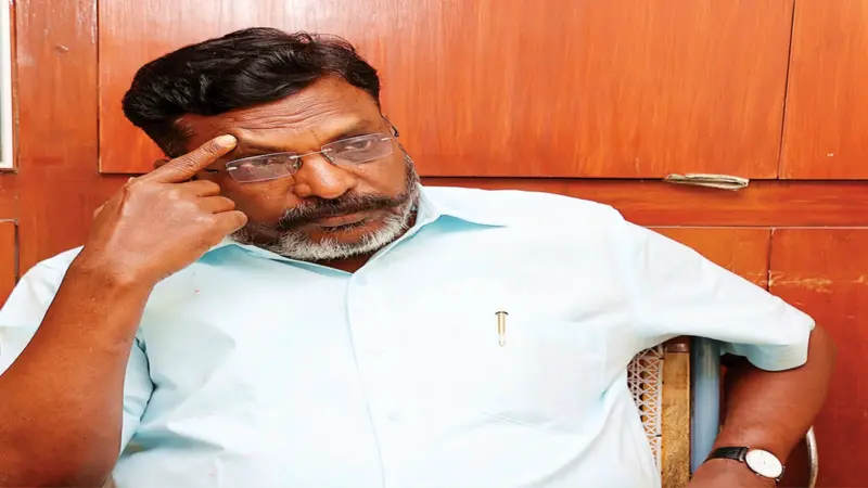 விசிகவின் வாக்கு சரிவுக்கு திருமாவே காரணம்.. திமுகவின் கூட்டணி கட்சியாக இல்லாமல் ஜால்ரா கட்சியாக விசிக மாறியதால் ஏற்பட்ட விளைவு.. ஆட்சியாளர்கள் தவறு செய்தபோது தட்டி கேட்டிருந்தால் திருமாவின் இமேஜ் உயர்ந்திருக்கும்.. அமைதியாக இருந்துவிட்டு இப்போது புலம்புவதால் என்ன பயன்? அரசியல் விமர்சகர்கள்..