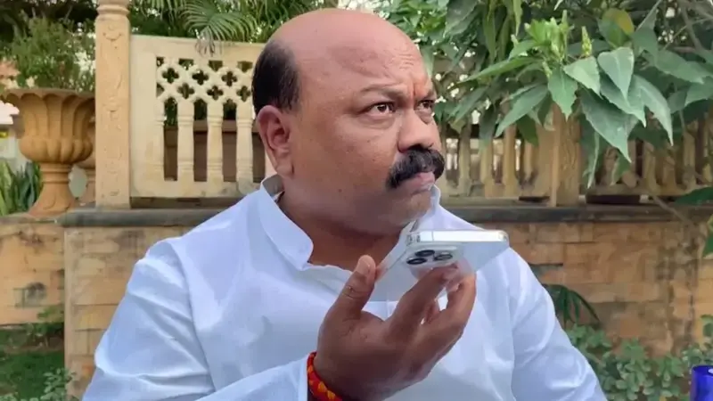 నిజామాబాద్ కాంగ్రెస్‌కు భారీ షాక్.. ధర్మపురి సంజయ్ రాజీనామా!