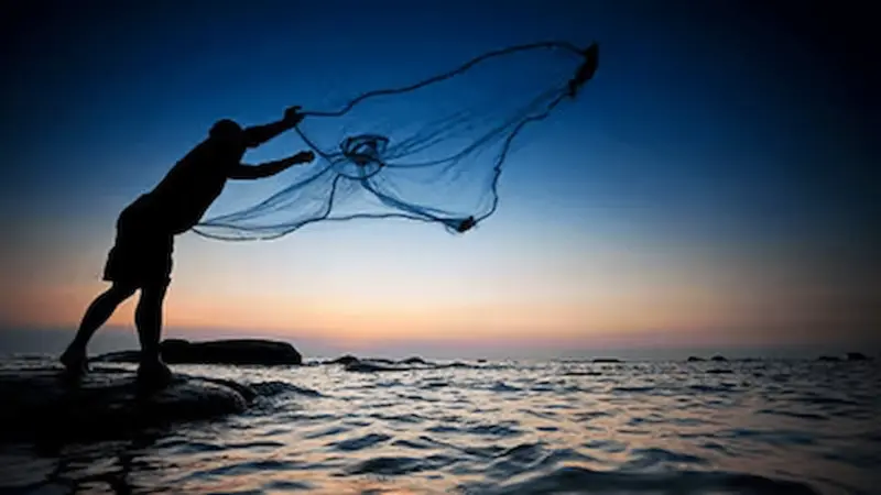 చేపల వేటపై 61 రోజులు నిషేధం.. నేటి నుంచి అమలు