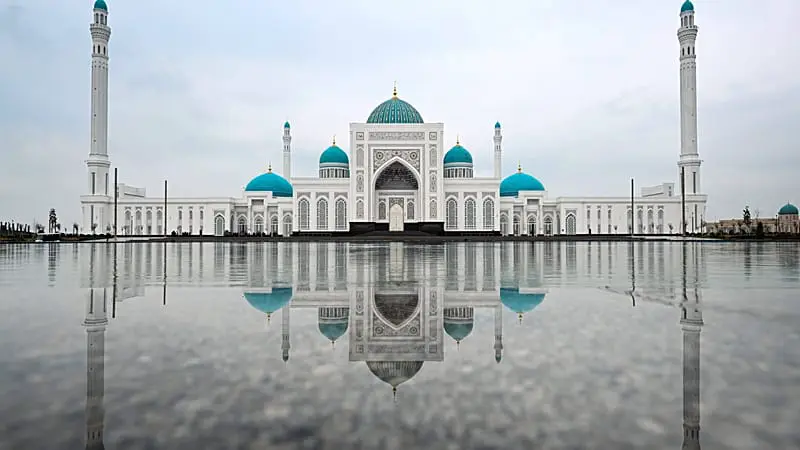 New Imam al-Bukhari complex opens to host up to 65,000 visitors daily