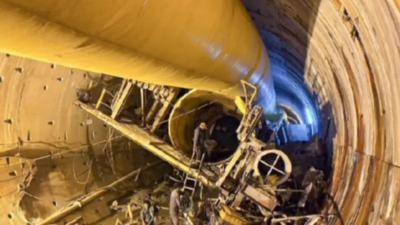 Tunnel collapse: Rescue teams look for human presence at other locations suggested by scientists
