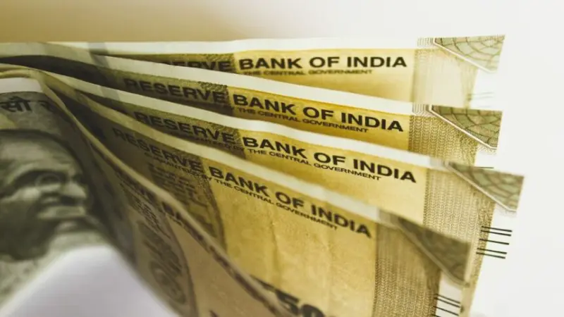 डाकघर की स्थायी जमा योजना बनाम बैंक की स्थायी जमा योजना: किसमें आपको अधिक रिटर्न मिलेगा? एक क्लिक में जानें