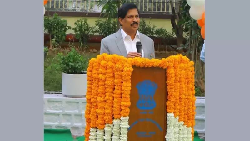 ఆదాయపన్ను శాఖ ప్రిన్సిపల్ చీఫ్ కమిషనర్ సురేశ్ బత్తిని