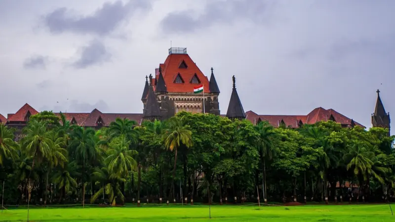 No one has right to harass public officers with repeated complaints: Bombay HC