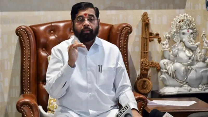 शिंदेंचा इशारा: निष्क्रियांना थेट नारळ."पद विसरा, कार्यकर्ता बना; "मंत्री, आमदार, खासदार, कोणालाही सूट नाही