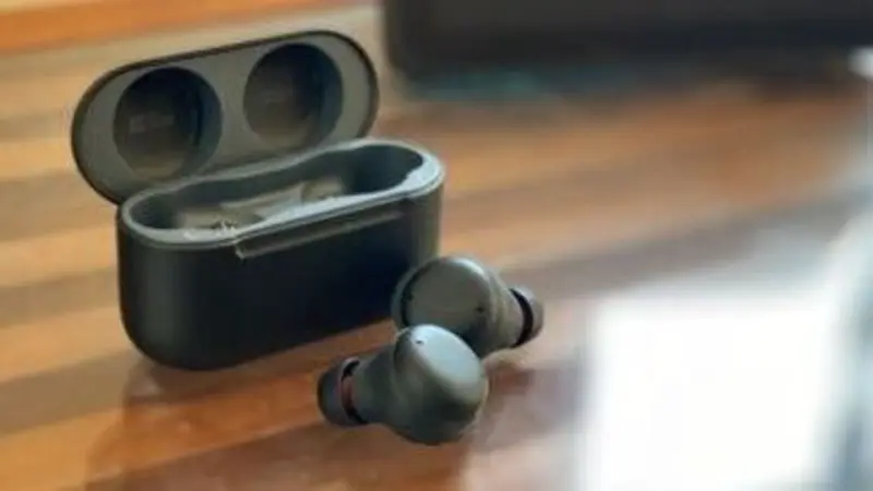 Best wireless earbuds for clear calls: Top 10 options with quality mic to remove noise