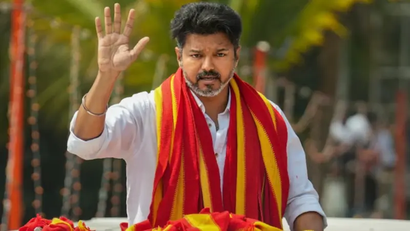 TVK Vijay : తమిళనాట విజయ్ వీరవిహారం.. 49ఏళ్ల రికార్డు బద్దలు కాబోతుందా? అదే జరిగితే..
