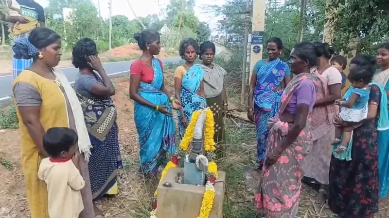 బోరుబావికి 'అంత్యక్రియలు'..వైరల్ వీడియో