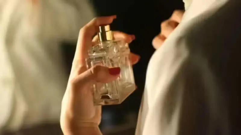 Why Summer Fragrances Fade Quickly in Indian Heat - Tips to Make Your Perfume Last Longer