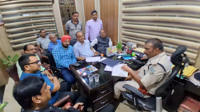 Ranchi News: पुलिस-व्यवसायी समिति की बैठक, नशाखोरी व सुरक्षा व्यवस्था पर हुई चर्चा