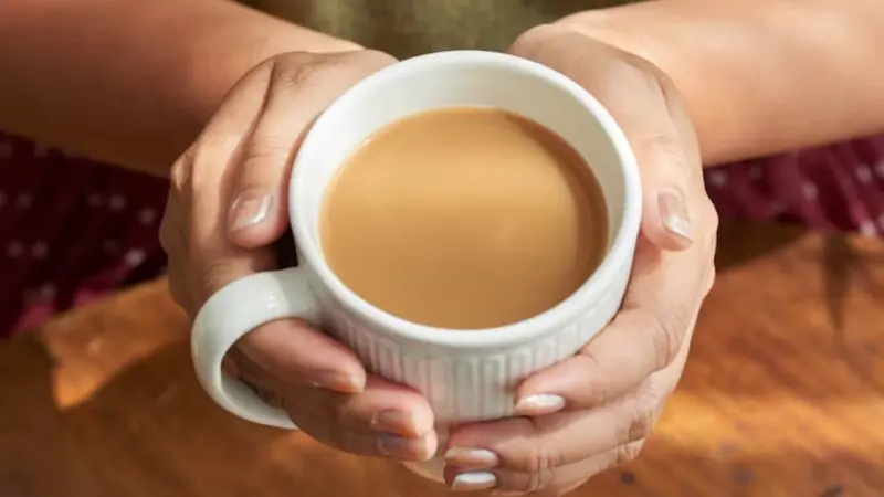 Does drinking tea in summer really cool down the body? Know what science says