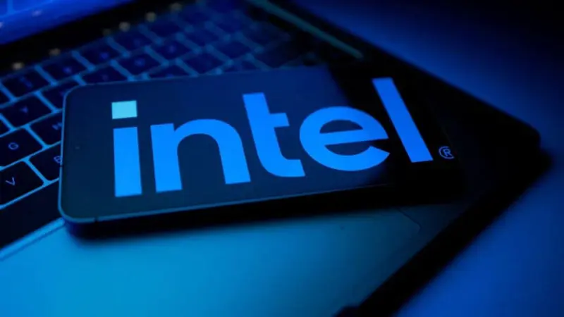 Intel shares gain over 5%, extend record April rally as AI-driven demand fuels momentum