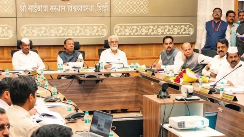 नासिक बैठक में बड़ा फैसला, हर हफ्ते गांव पहुंचें अधिकारी: मंत्री चंद्रशेखर बावनकुले का सख्त आदेश