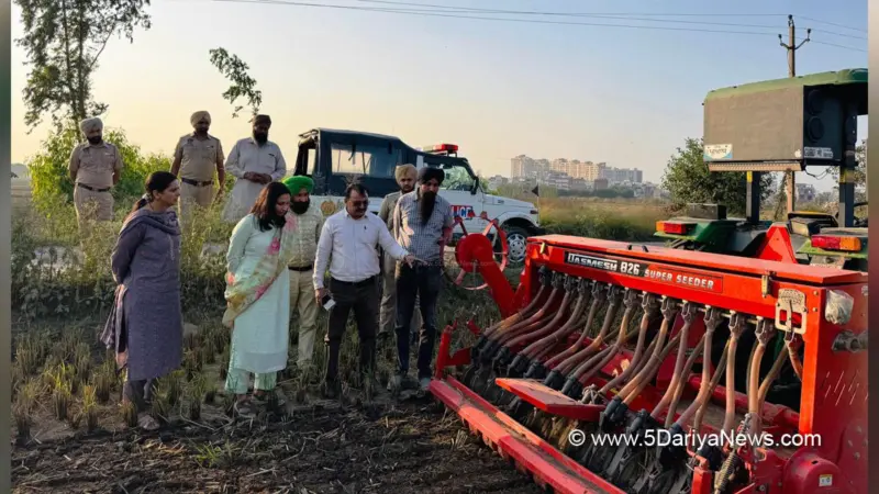 Komal Mittal visits Raipur Khurd to promote Crop Residue Management and sustainable farming practices