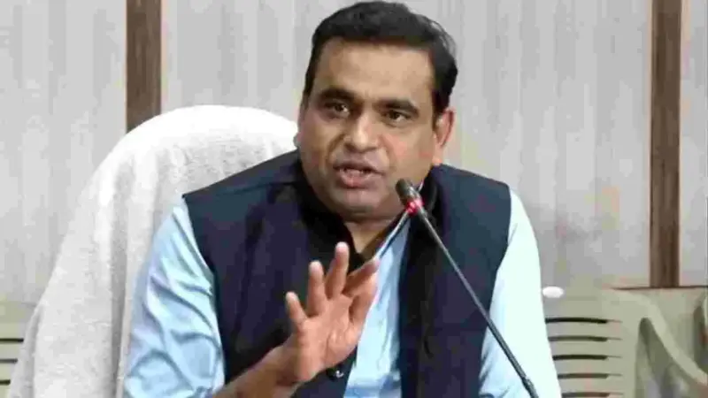 ఐఏఎస్‌లను బెదిరించి చీకటి జీవోలు తెచ్చారు.. కేసీఆర్‌పై ఎంపీ చామల ధ్వజం