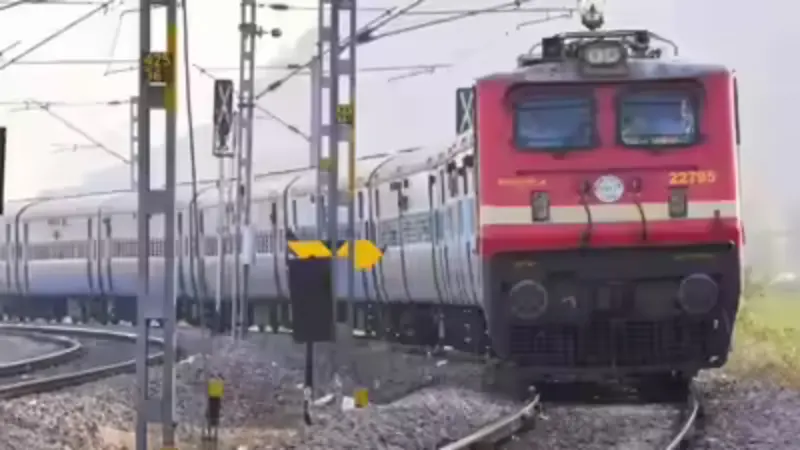 Train Tracking Apps in India: How They Work Without Internet and What Travellers Should Know