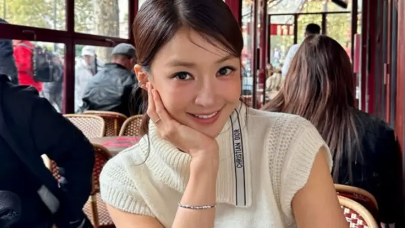 Sweet Home star Lee Si Young and billionaire husband Cho Seong Hyun get divorced after 8 years of marriage