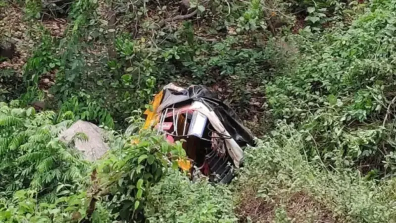 మన్యం జిల్లాలో రోడ్డు ప్రమాదం.. నలుగురి మృతి