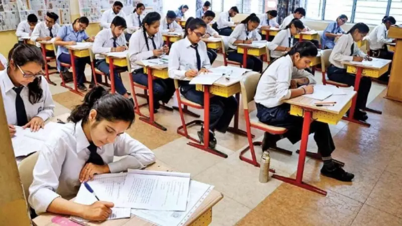 மாணவர்களே ரெடியா..! "CBSE 10-ம் வகுப்பு ரிசல்ட் வெளியாக போகுது". எப்போது தெரியுமா..? உடனே நோட் பண்ணிக்கோங்க..!!