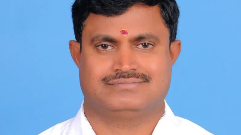 Telangana : సచివాలయ ఉద్యోగ సంఘాల నేత రేండ్ల రాజేశ్ కు 'NTR లైఫ్టైమ్ అచీవ్మెంట్' అవార్డు
