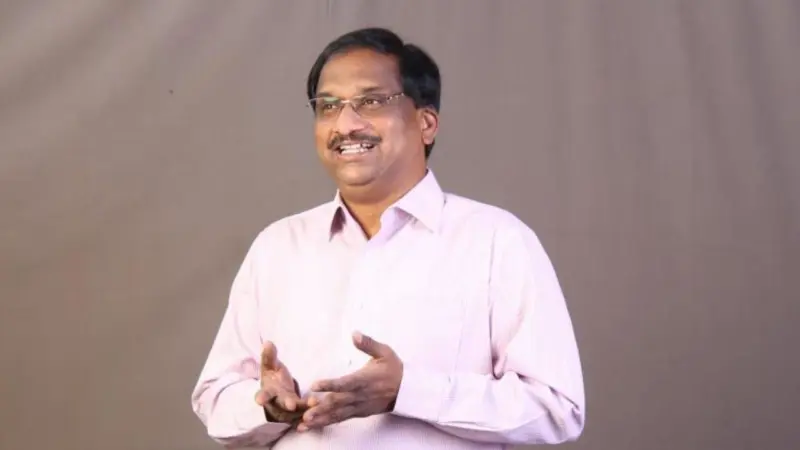 ప్రొఫెసర్ నాగేశ్వరరావుకు ఏమైంది.. ఎందుకిలా చేస్తున్నాడు?