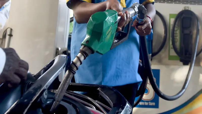 ఇంధన నిల్వలపై కేంద్రం నజర్.. విమాన ఇంధనం, డీజిల్‌పై విండ్‌ఫాల్ ట్యాక్స్ పెంపు!