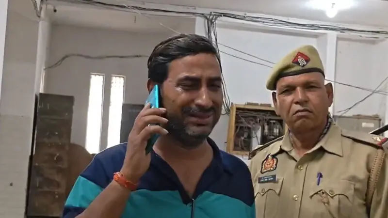 अफसरों ने मंगाया था लंच, 4 साल से नहीं दिए 52 हजार रुपये, फूट-फूटकर रो पड़ा शख्स