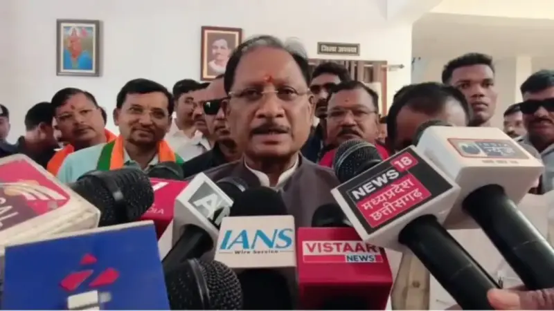 बंगाल चुनाव में BJP की बढ़त के बाद नेताओं ने बांटी झालमुड़ी, सीएम साय बोले- जनता ने TMC की निरंकुश सरकार को उखाड़ फेंका