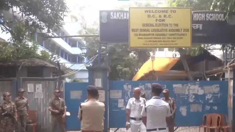 Kolkata Security: 'বজ্র আঁটুনি' কলকাতায়! গণনার কারণে গোটা শহর ও স্ট্রংরুমের বাইরে বাহিনীর ভিড়