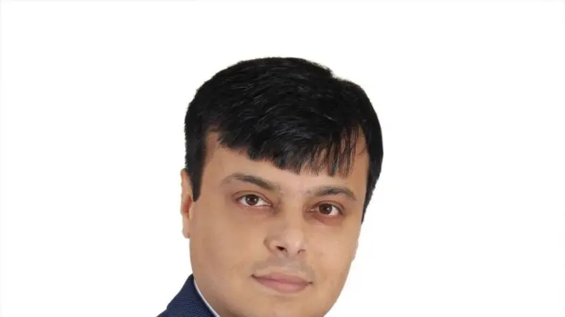 Vinay Rajani of HDFC Sec suggests Oracle Financial Services, Sun Pharma shares to buy