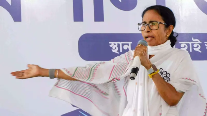 বিজেপির কালো টাকা নিলেই বাড়িতে ইডি-সিবিআই! হুঁশিয়ারি মমতার
