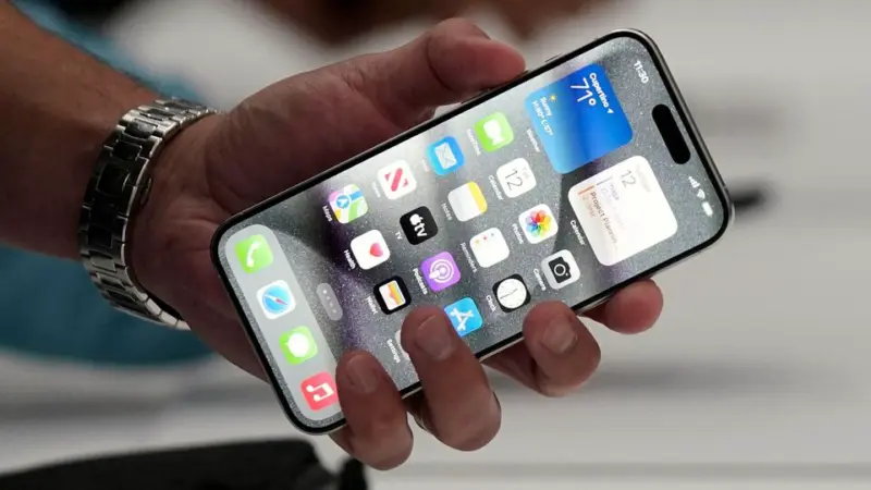 iPhone 15 available under  ₹55,000 during Republic Day Sale. Should you buy?