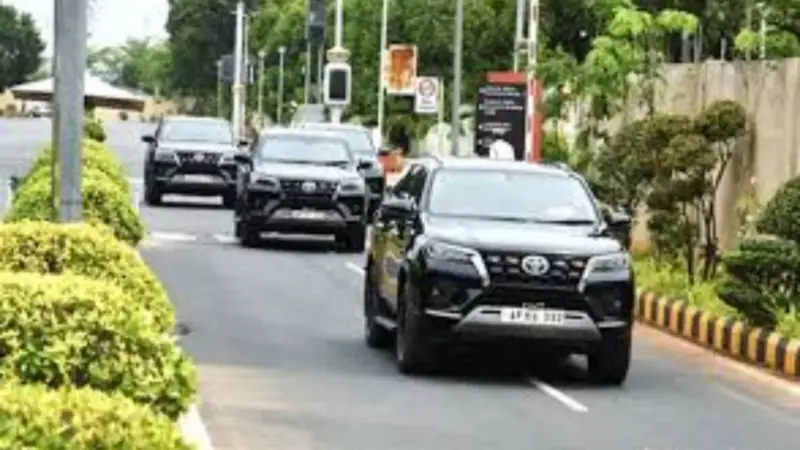 లోకేశ్ కాన్వాయ్ కుదింపు