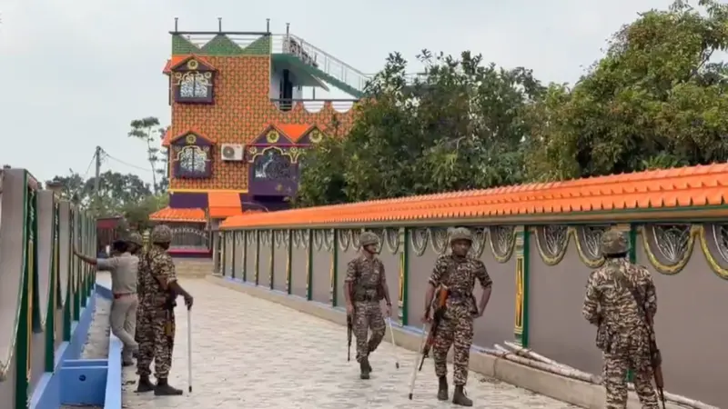 NIA Raid Saokat Molla House: বোমাবাজিতে অভিযুক্ত তৃণমূলের প্রাক্তন বিধায়ক! শওকতের বাড়িতে NIA