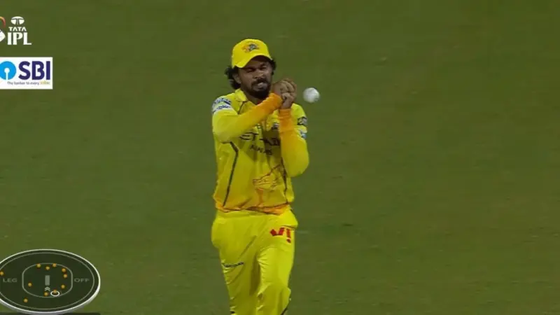 Ruturaj Gaikwad drops a sitter as Sunil Narine survives in IPL 2026 Clash