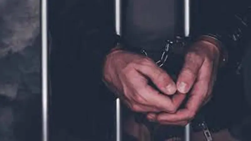 Chittoor Police: ఖాకీలే దొంగలుగా మారారు.. రూ.10 లక్షల దోపిడీ..