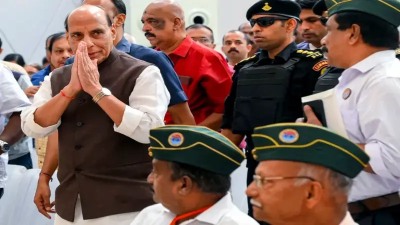 పాకిస్థాన్‌కు రాజ్‌నాథ్ సింగ్ స్ట్రాంగ్ వార్నింగ్: 'భారత్ రియాక్షన్ ఊహించలేరు'