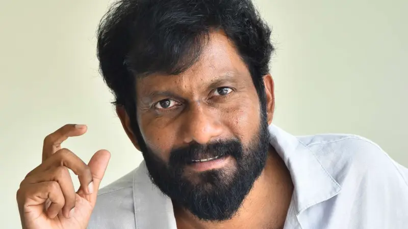 'పెద్ది'లో చరణ్ పెర్ఫార్మెన్స్ మైండ్బ్లోయింగ్, ఫ్యామిలీతో కలిసి చూడండి: దర్శకుడు బుచ్చిబాబు సానా