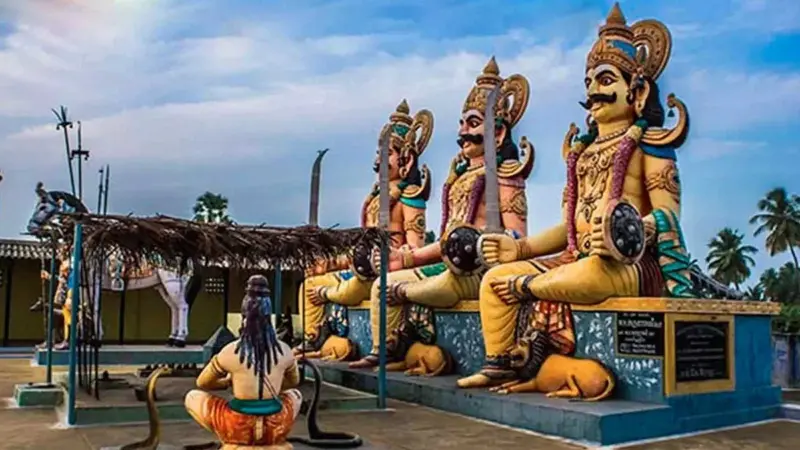 குலதெய்வ வழிபாடு: வாழ்க்கையில் நன்மைகளை அள்ளித்தரும் சக்தி!