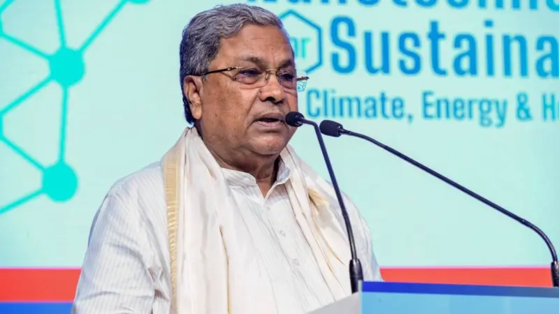 மேற்குவங்கத்தில் மம்தா பானர்ஜி தோல்வி; கர்நாடக முதல்வர் சித்தராமையா கணிப்பு