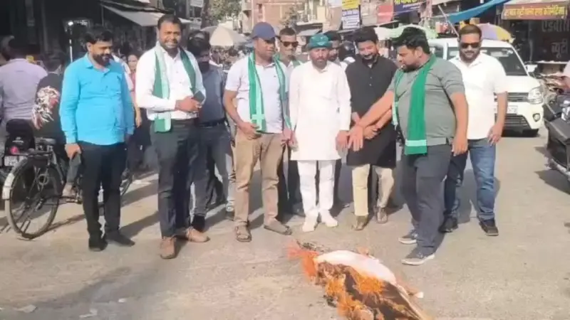 Mainpuri News: मैनपुरी में स्मार्ट मीटर के विरोध में बढ़ा जनाक्रोश, प्रदर्शन तेज