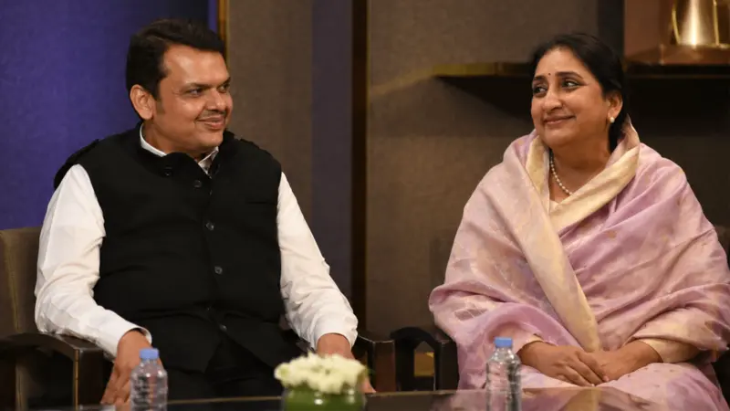 सत्तासंघर्ष: सुनेत्रा पवार फडणवीसांच्या भेटीला; वर्षा बंगल्यावर तासभर चर्चा, राजकीय वर्तुळात चर्चांना उधाण