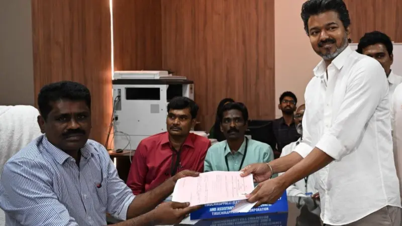 TVK Vijay: విజయ్‌కు బిగ్‌షాక్‌.. నామినేషన్లు చెల్లవా ?.. ఎన్నికల అఫిడవిట్లలో తేడాలు