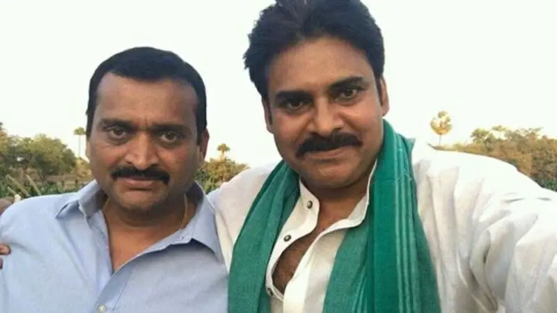 పవన్ కళ్యాణ్ బండ్ల గణేష్ ను దూరం పెట్టడానికి కారణాలు ఇవే...