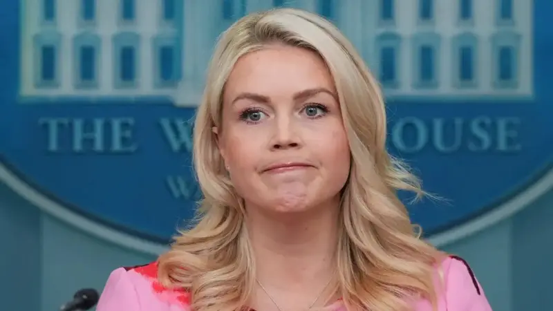 Controversy Erupts Over White House Press Secretary's Photo Removal