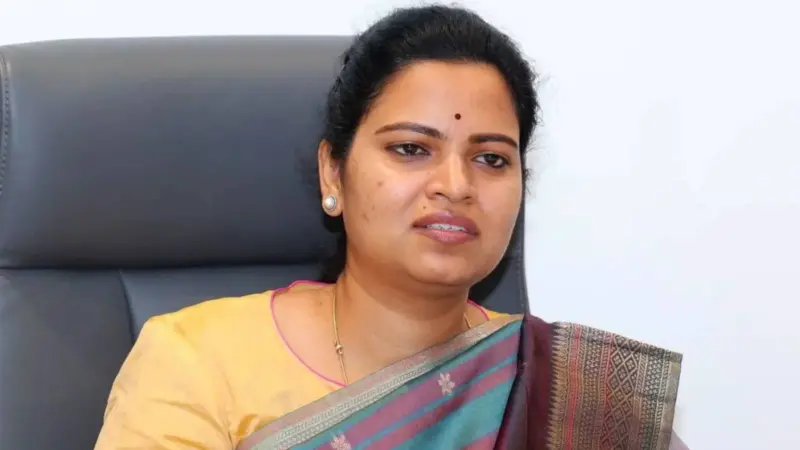 Vidadhala Rajini Leaving YSRCP? Where Next?