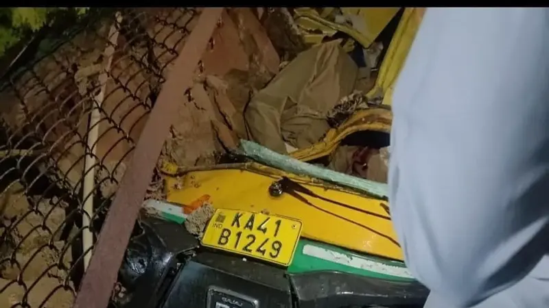 Auto driver killed after wall collapses in Bengaluru's Vijayanagar amid heavy rain